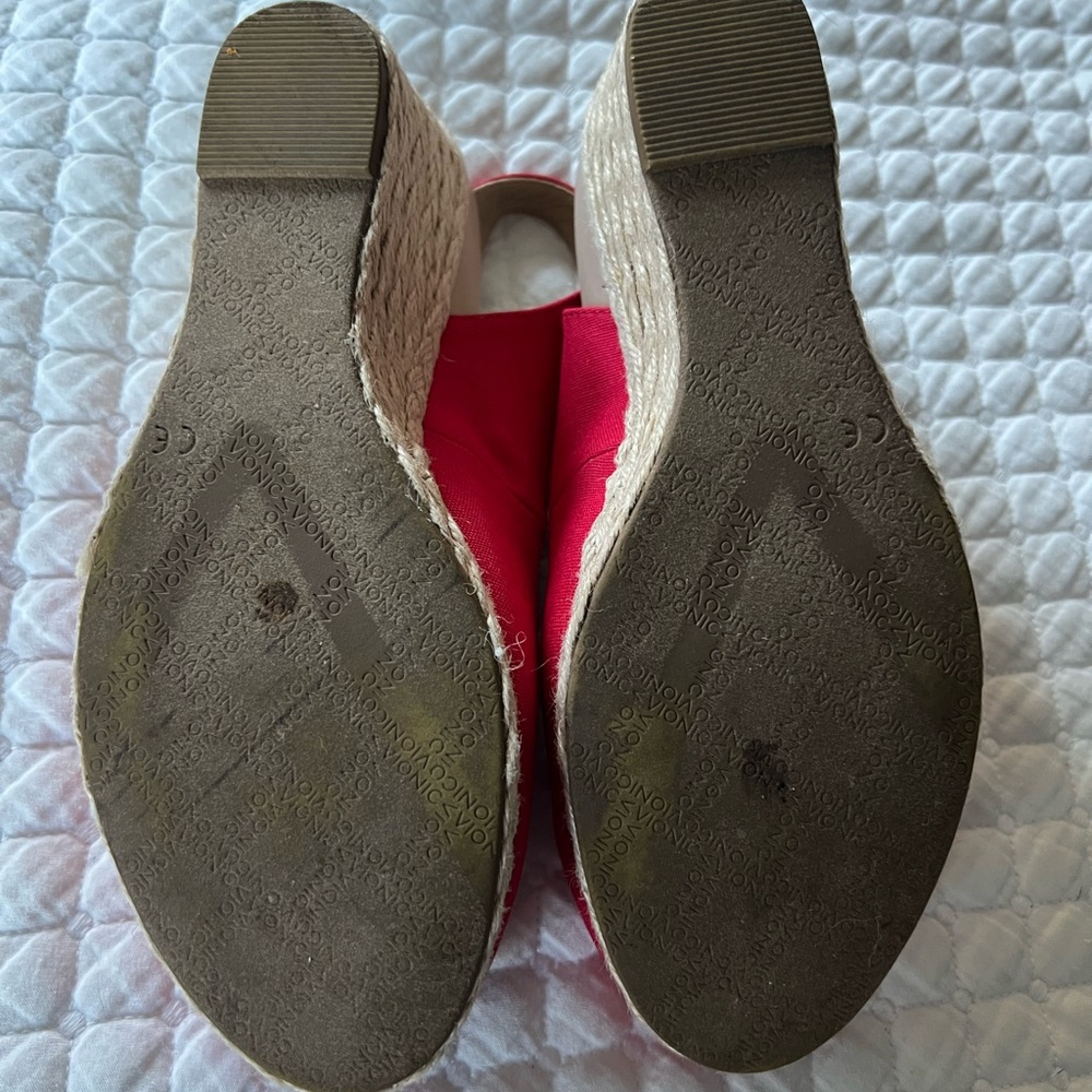 Vionic red slingback wedge espidrilles - Picture 5 of 10